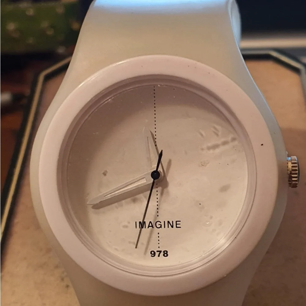 🦋10/$20🦋 Imagine Clear/White Silicone Women's Watch